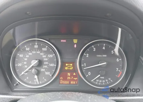 2013 BMW X1 Sdrive28I z USA, uszkodzony, nr VIN WBAVM1C57DVW46455